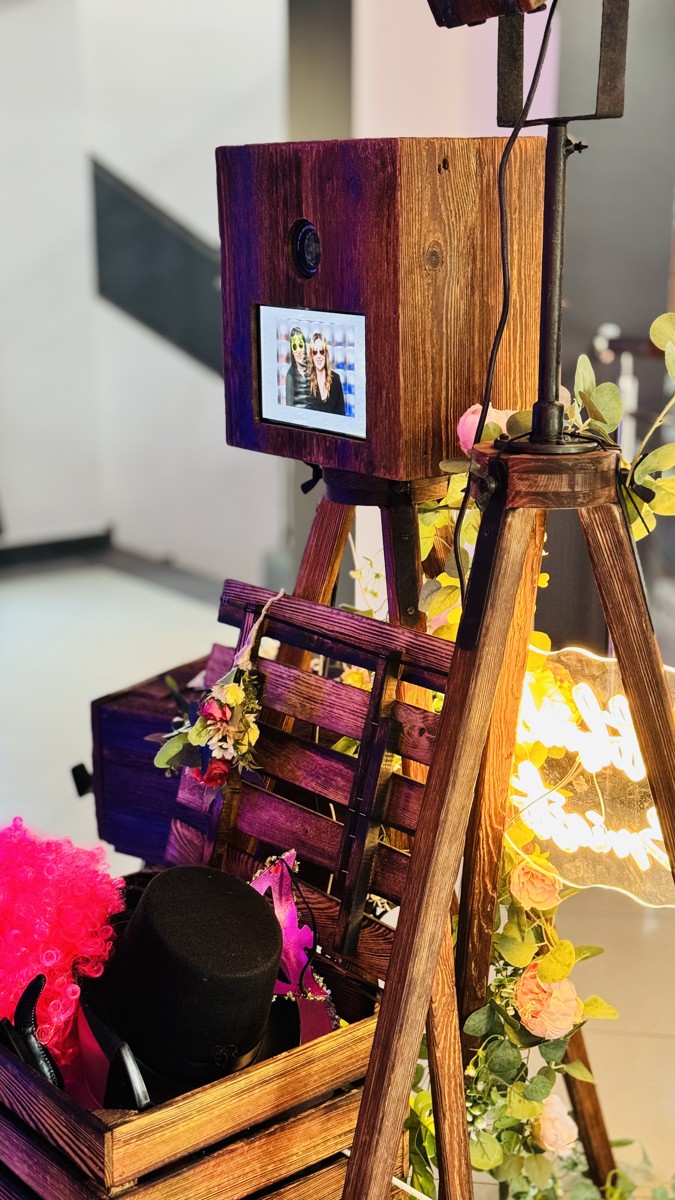 Fotobudka Retro – drewniana fotobudka boho rustykalna