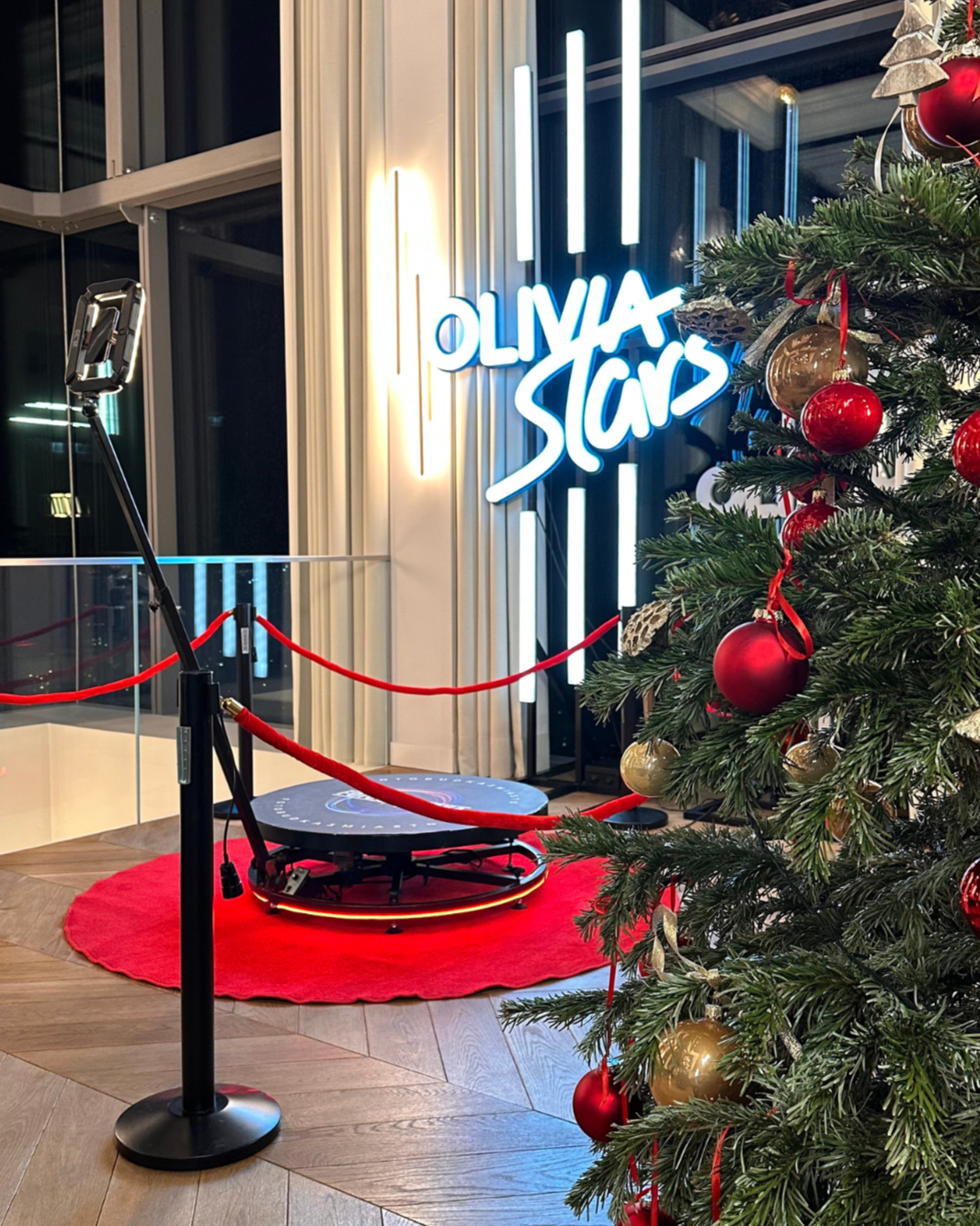 Fotobudka 360 na wesele urodziny event impreze Fotobudka retro drewniana boho na wesele urodziny event Gdynia Gdańsk Sopot Trójmiasto Pomorskie